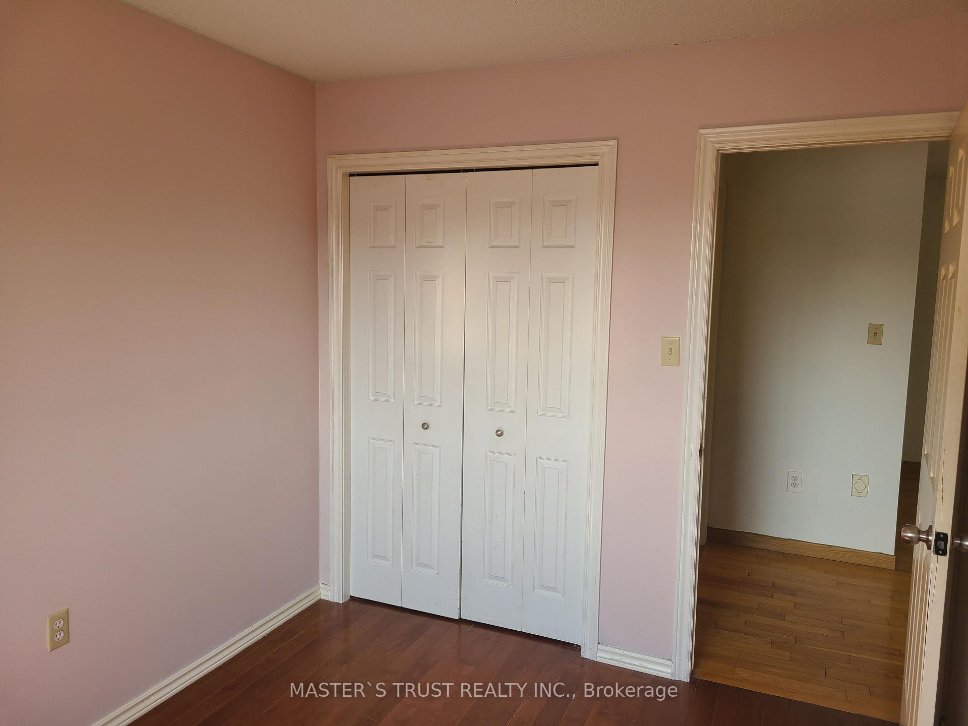 Photo 12 of 126 Fairington Crescent, Hamilton, Kentley — HOMEH