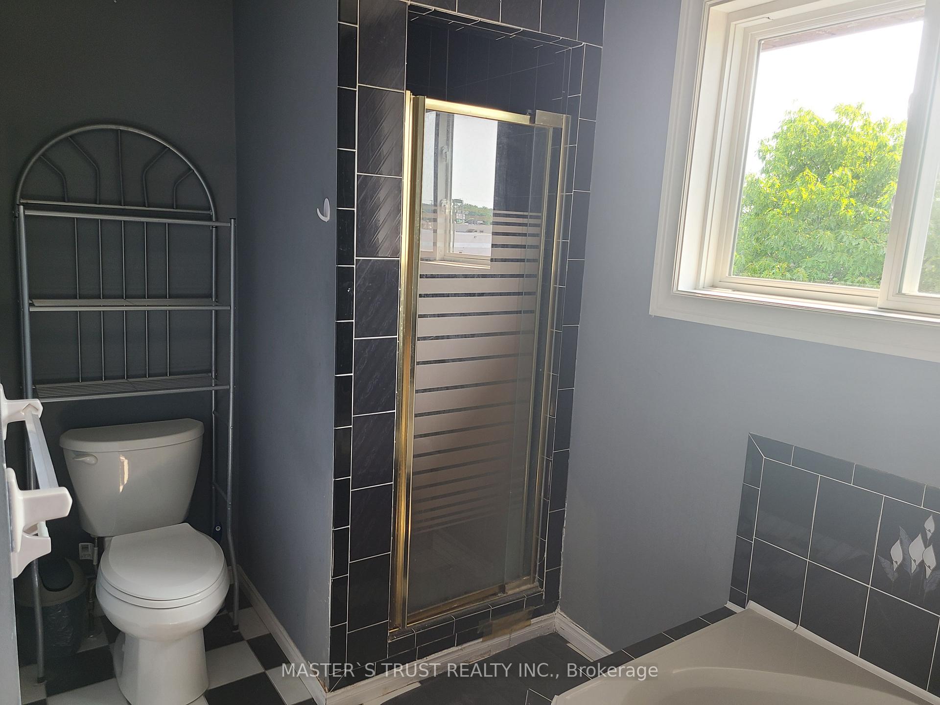 Photo 19 of 126 Fairington Crescent, Hamilton, Kentley — HOMEH