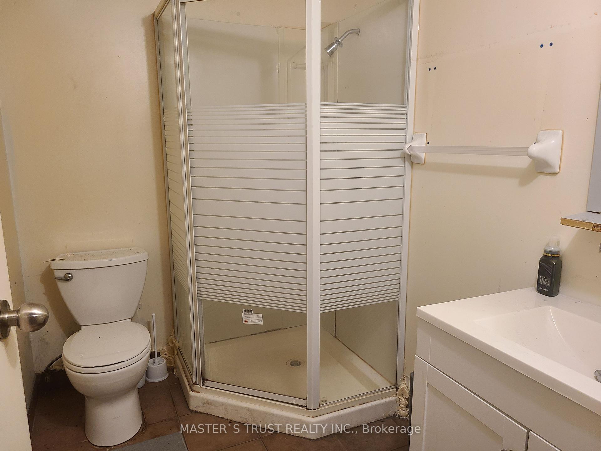 Photo 25 of 126 Fairington Crescent, Hamilton, Kentley — HOMEH