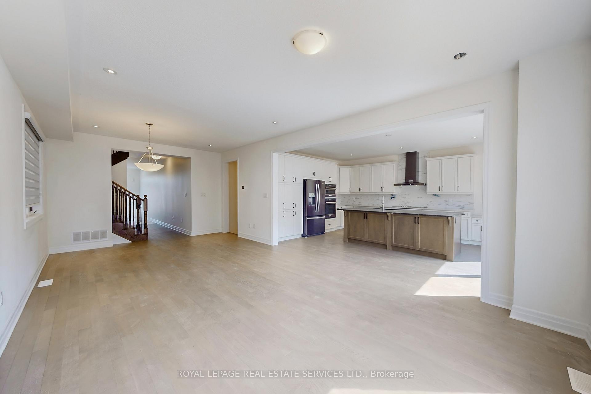 Photo 4 of Unit Upper, 1388 Sycamore Garden, Milton, Cobban — HOMEH
