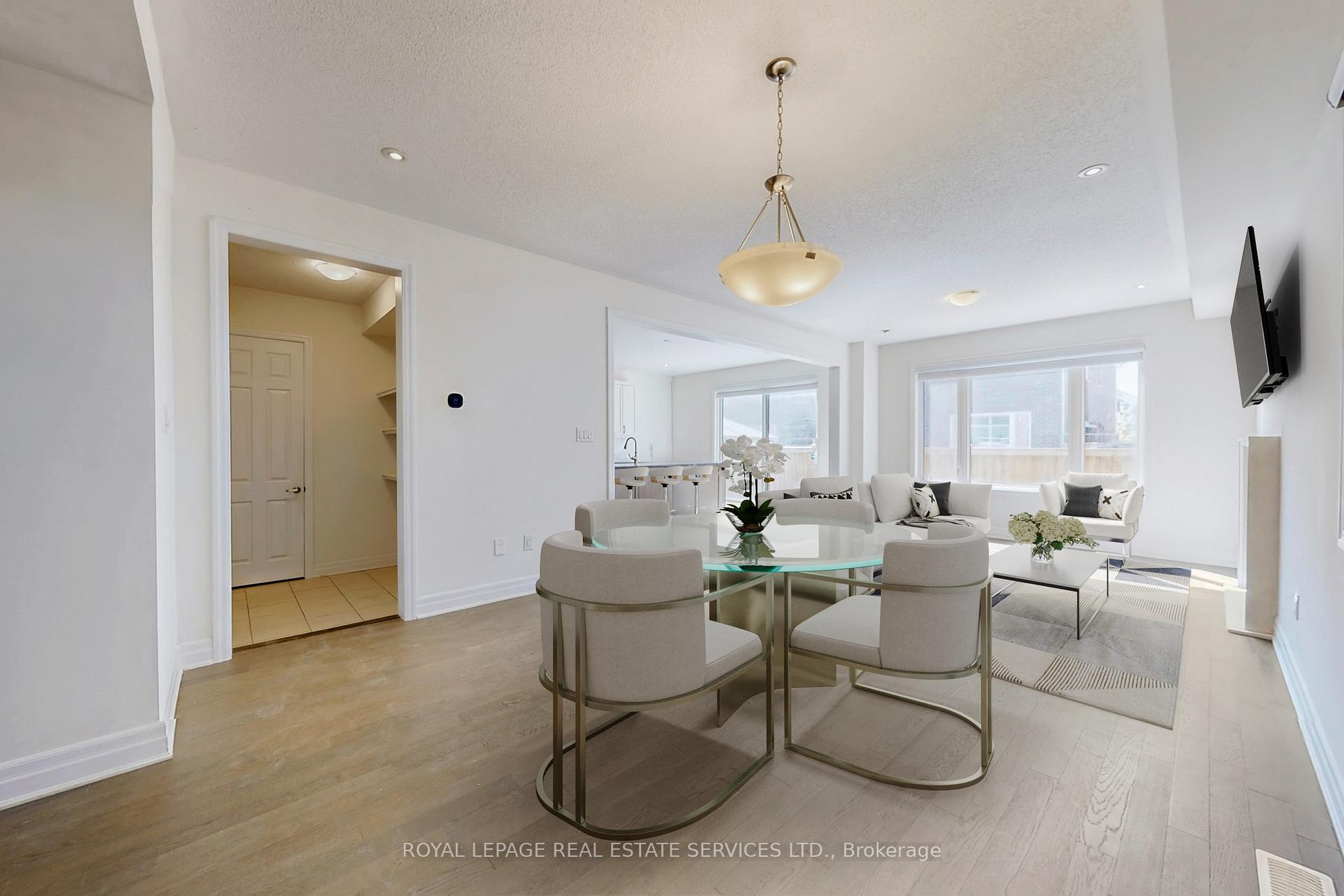 Photo 5 of Unit Upper, 1388 Sycamore Garden, Milton, Cobban — HOMEH