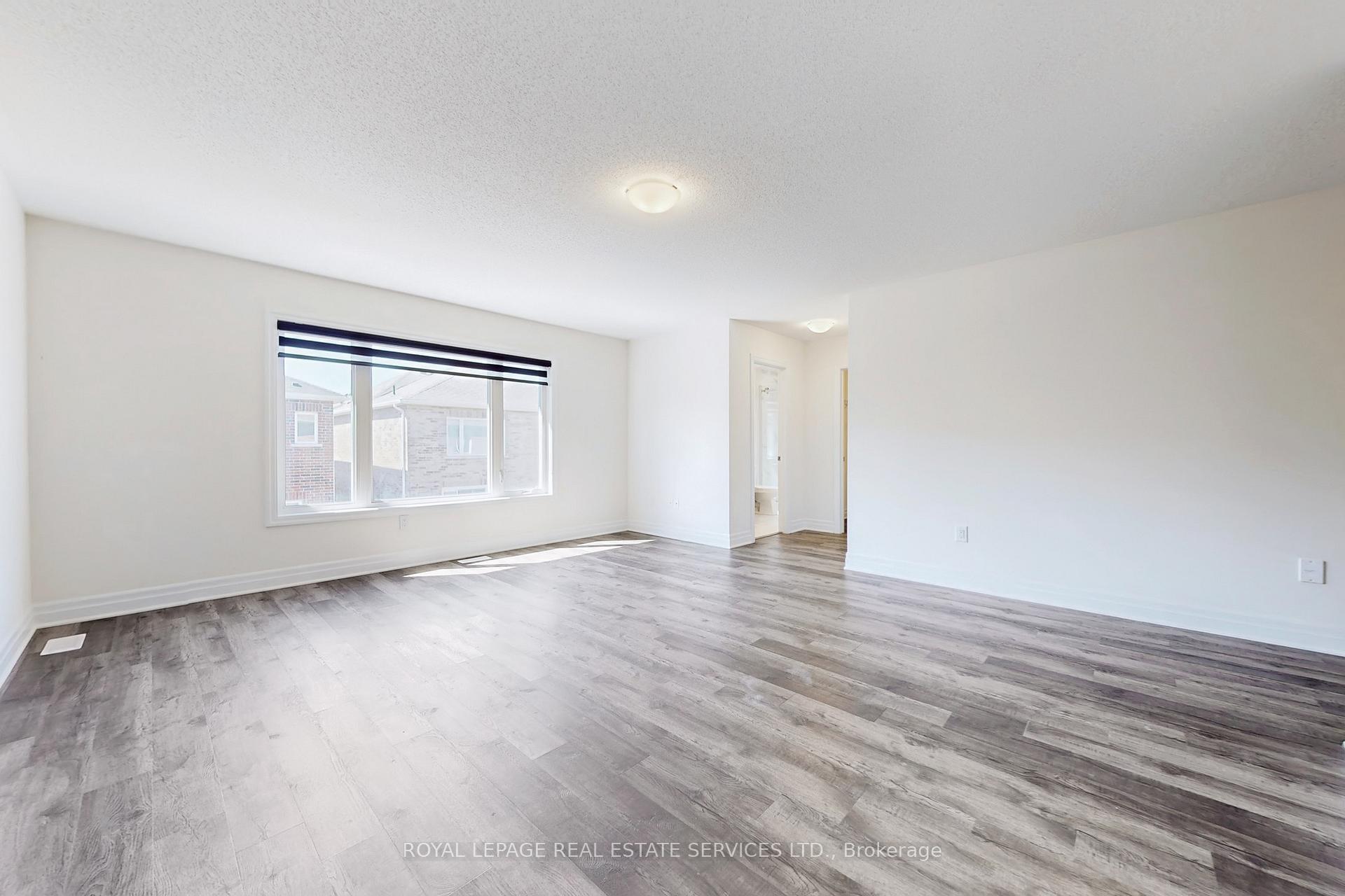 Photo 12 of Unit Upper, 1388 Sycamore Garden, Milton, Cobban — HOMEH