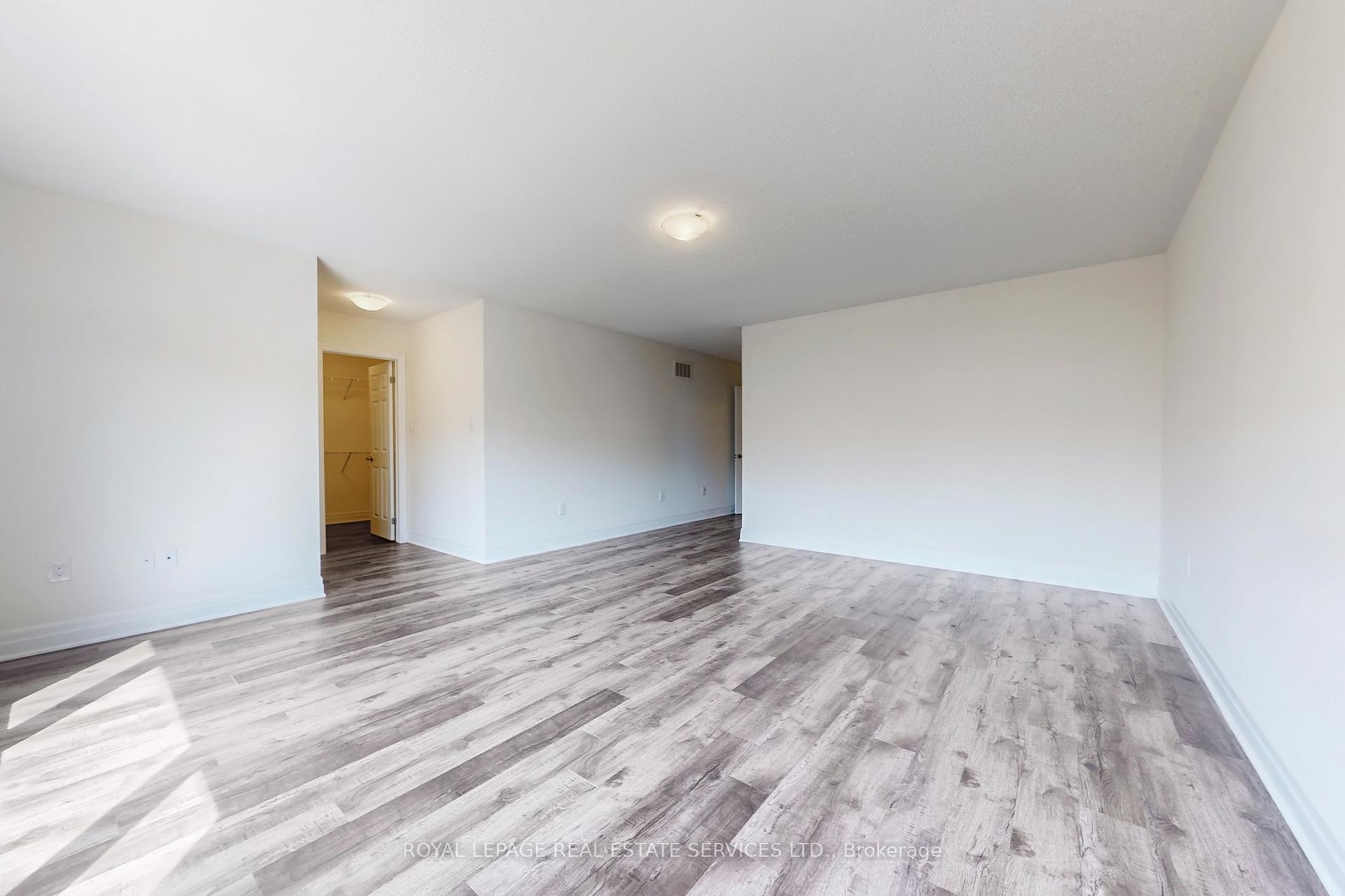 Photo 14 of Unit Upper, 1388 Sycamore Garden, Milton, Cobban — HOMEH