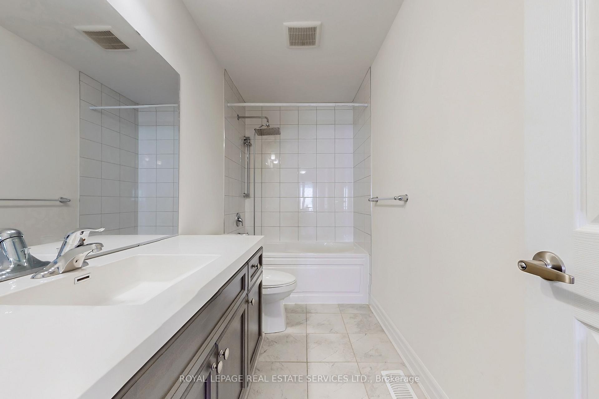 Photo 22 of Unit Upper, 1388 Sycamore Garden, Milton, Cobban — HOMEH