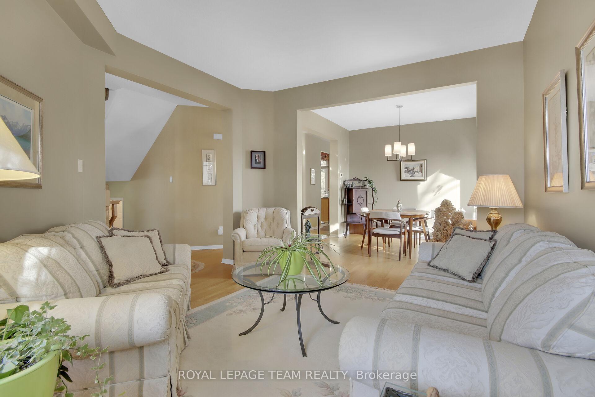 Photo 4 of 2 Inverary Drive, Ottawa, Kanata - Morgan's Grant/South March — HOMEH