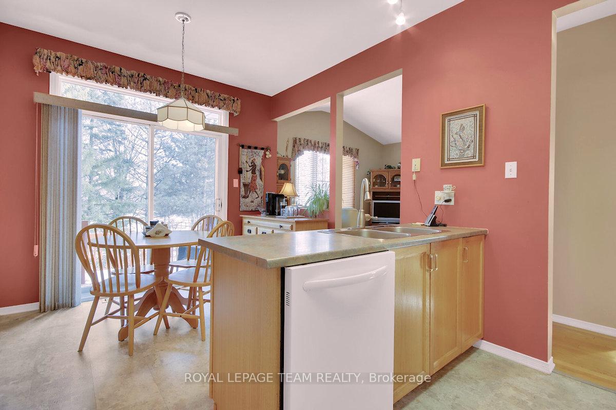 Photo 14 of 2 Inverary Drive, Ottawa, Kanata - Morgan's Grant/South March — HOMEH
