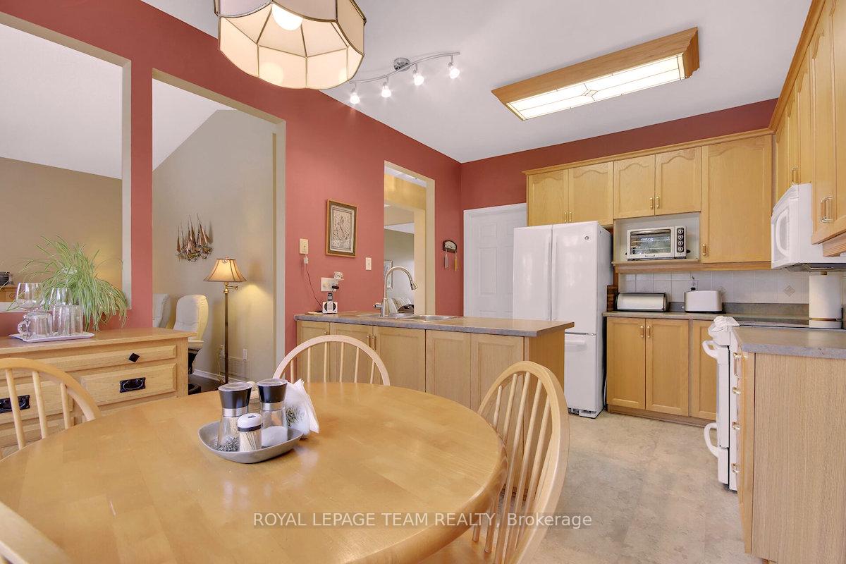 Photo 15 of 2 Inverary Drive, Ottawa, Kanata - Morgan's Grant/South March — HOMEH