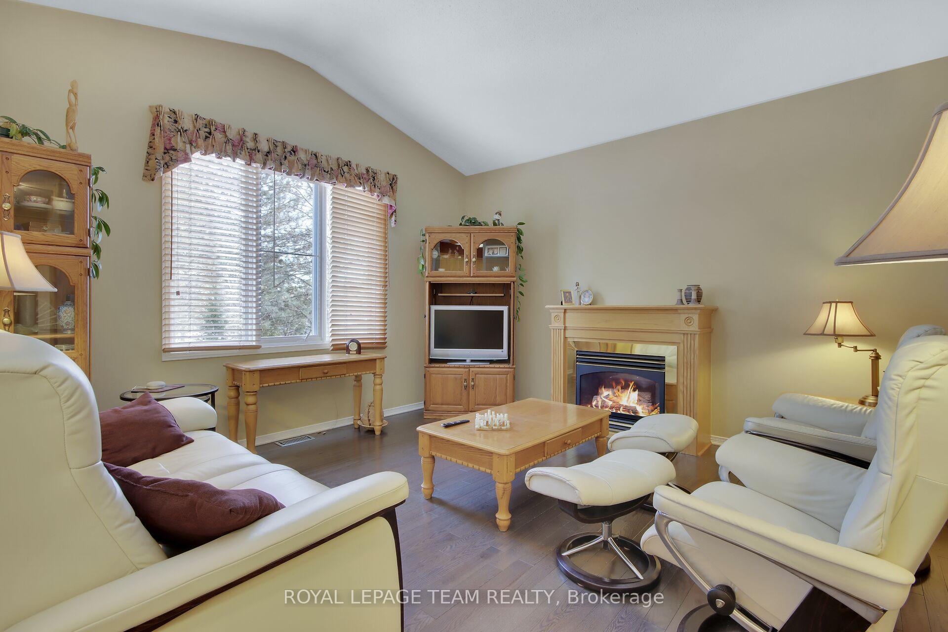 Photo 17 of 2 Inverary Drive, Ottawa, Kanata - Morgan's Grant/South March — HOMEH