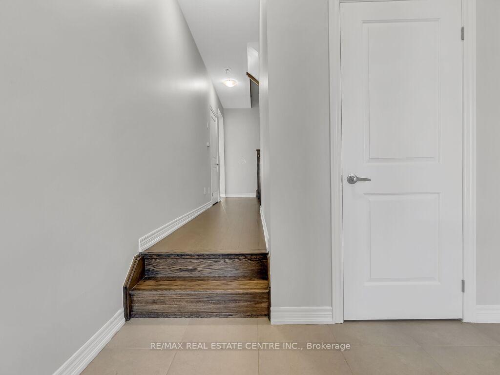 Photo 5 of 30 Grassbourne Avenue, Kitchener — HOMEH