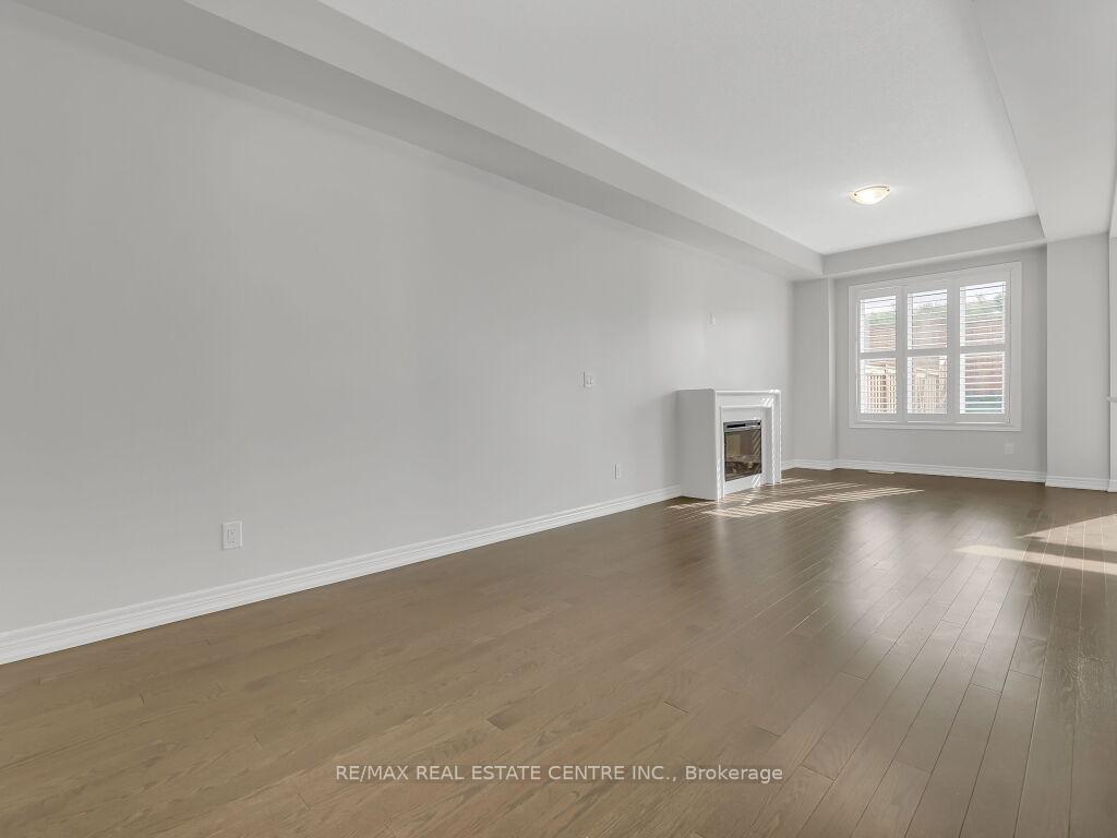 Photo 7 of 30 Grassbourne Avenue, Kitchener — HOMEH