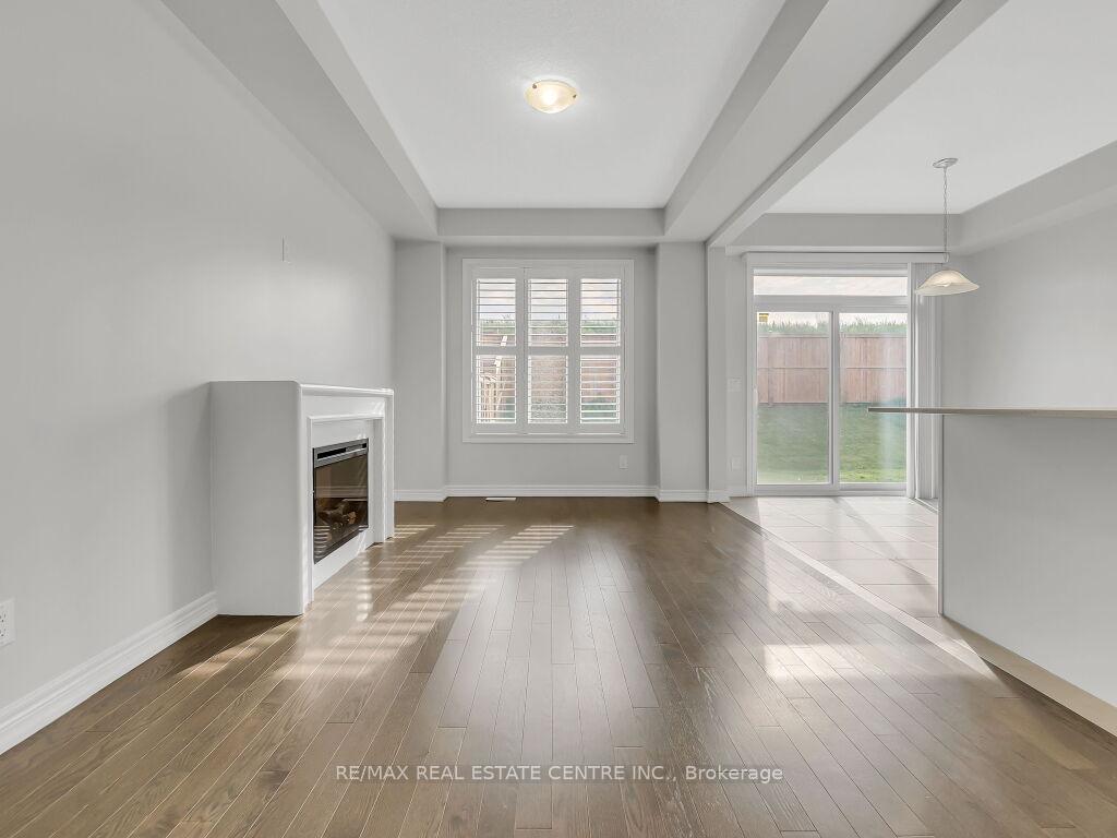 Photo 10 of 30 Grassbourne Avenue, Kitchener — HOMEH