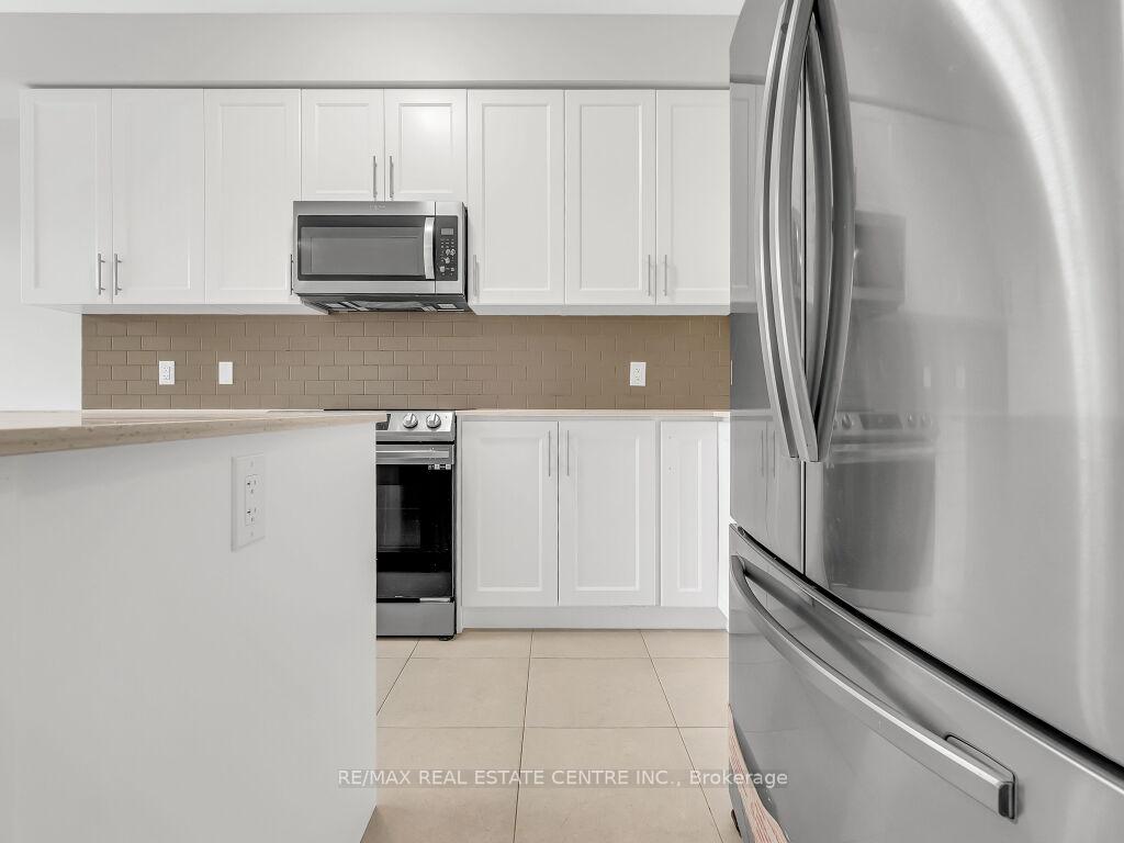 Photo 14 of 30 Grassbourne Avenue, Kitchener — HOMEH