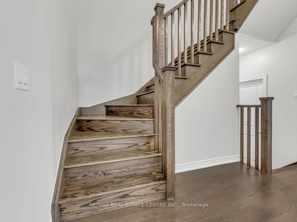 Photo 18 of 30 Grassbourne Avenue, Kitchener — HOMEH