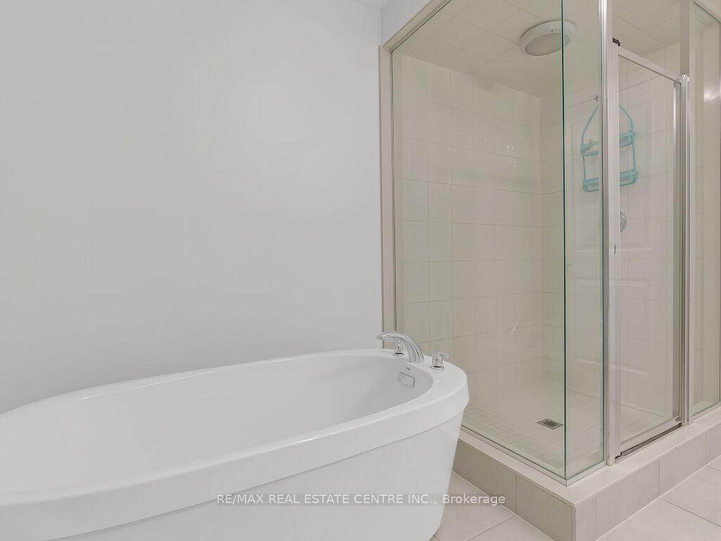 Photo 24 of 30 Grassbourne Avenue, Kitchener — HOMEH