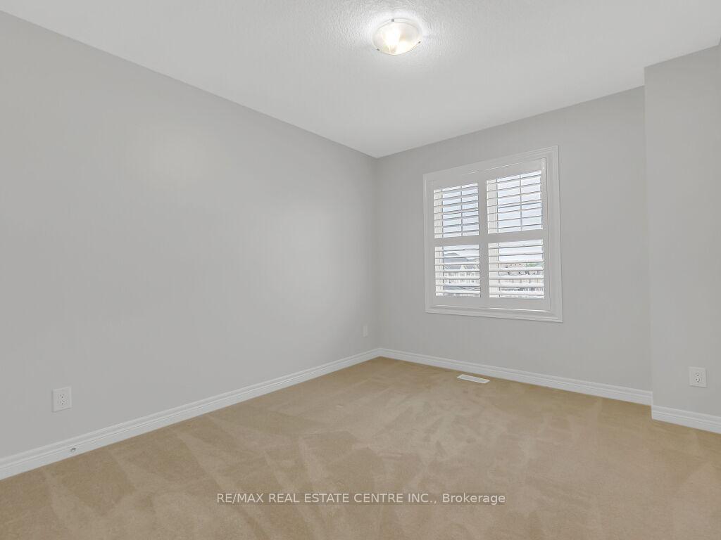 Photo 25 of 30 Grassbourne Avenue, Kitchener — HOMEH