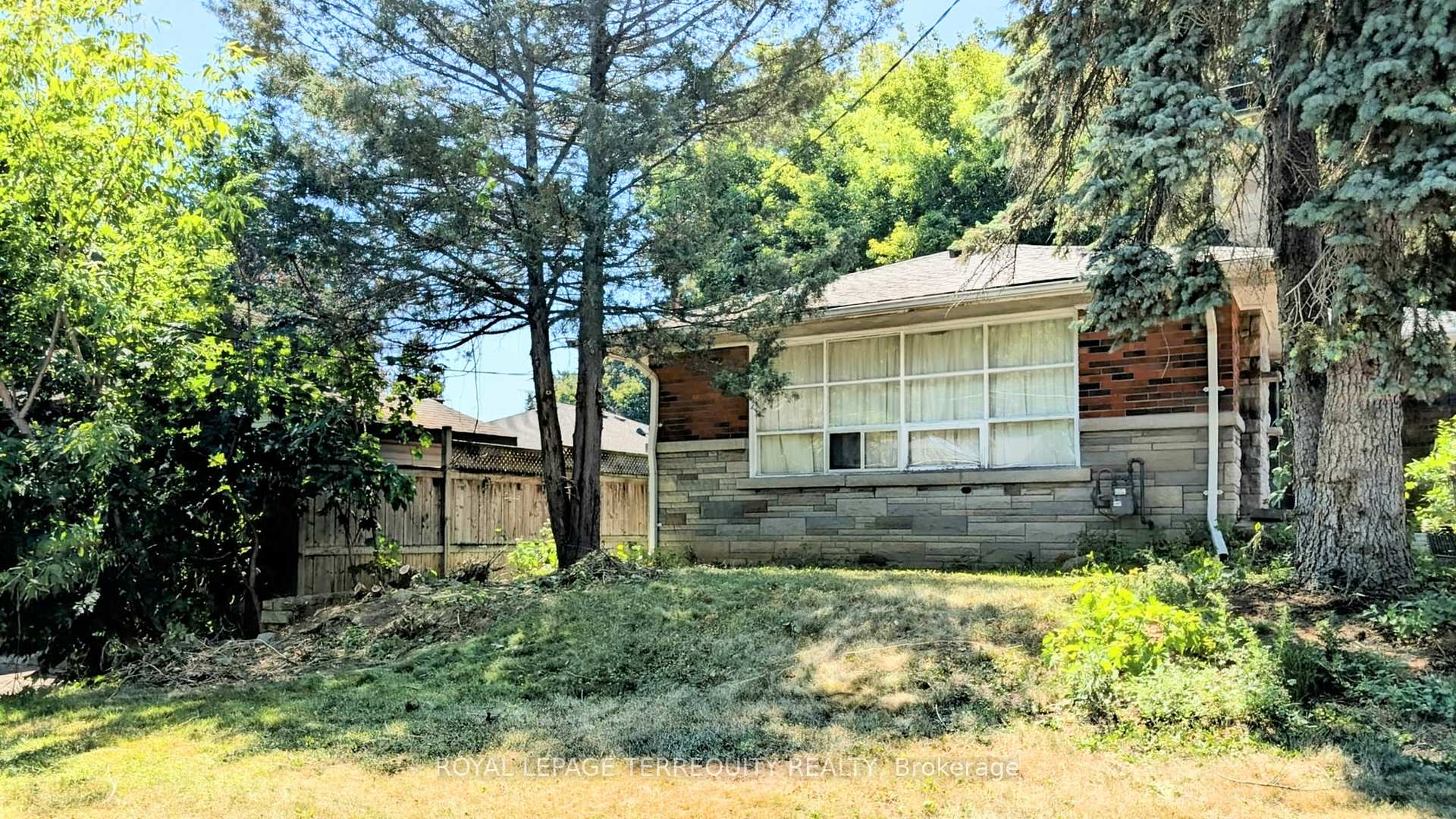 Photo 1 of 5 Bertram Drive, Hamilton, Dundas — HOMEH