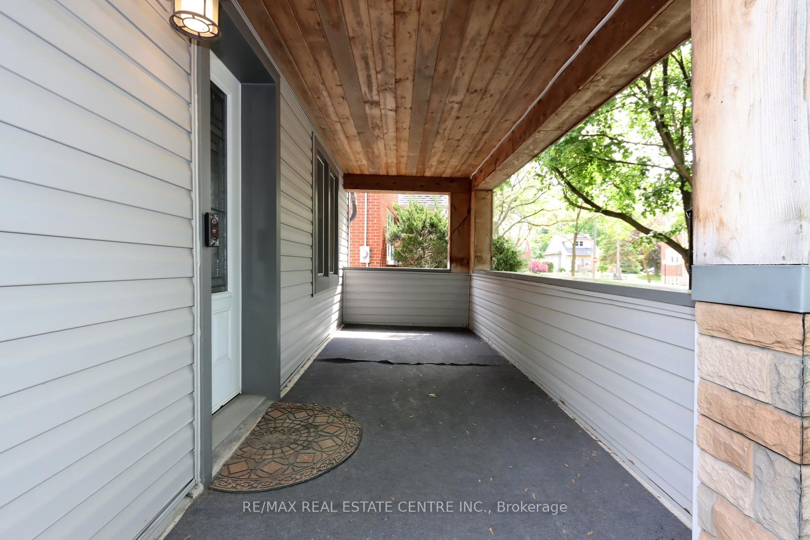 Photo 4 of 121 Brock Street, Kitchener — HOMEH