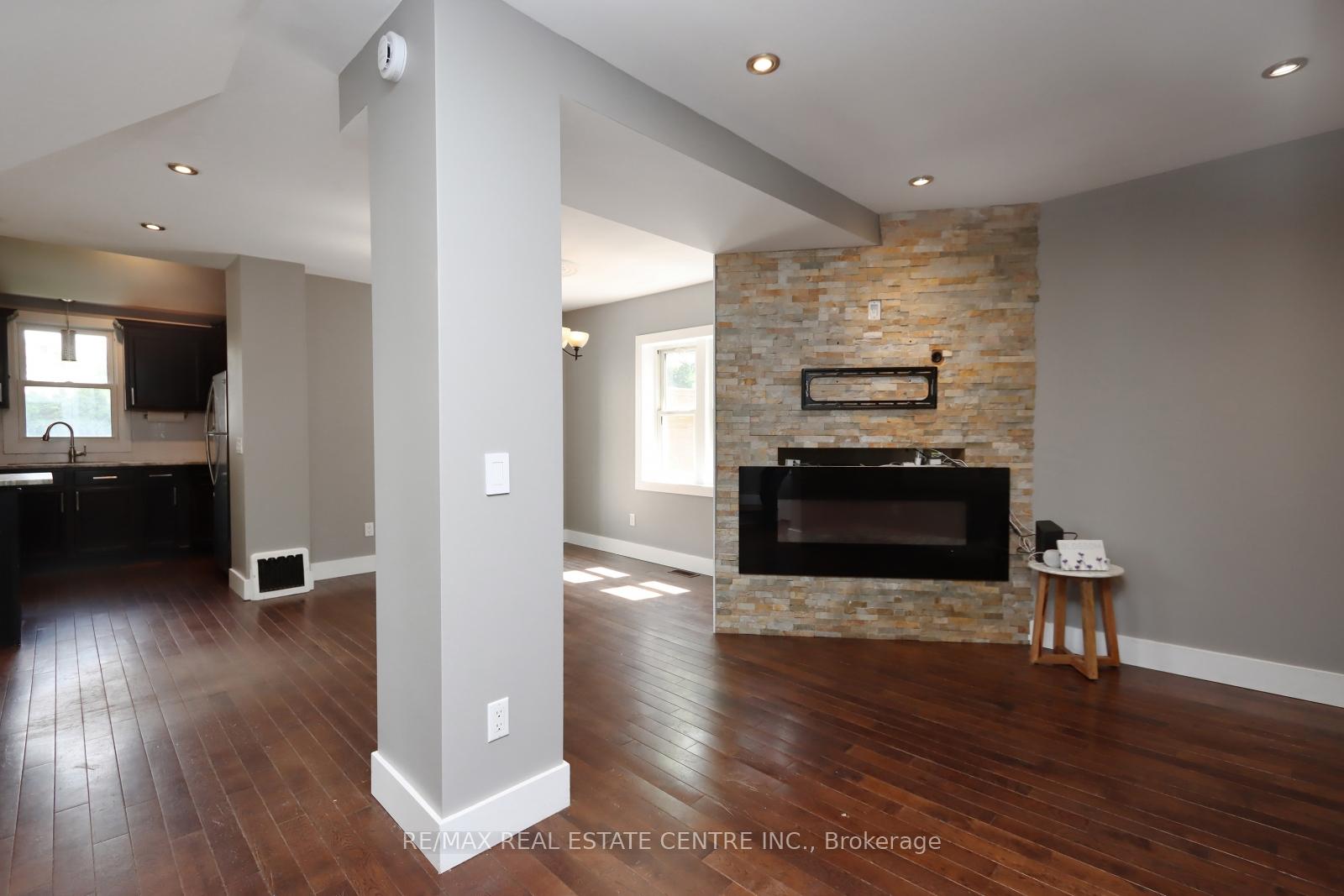Photo 7 of 121 Brock Street, Kitchener — HOMEH