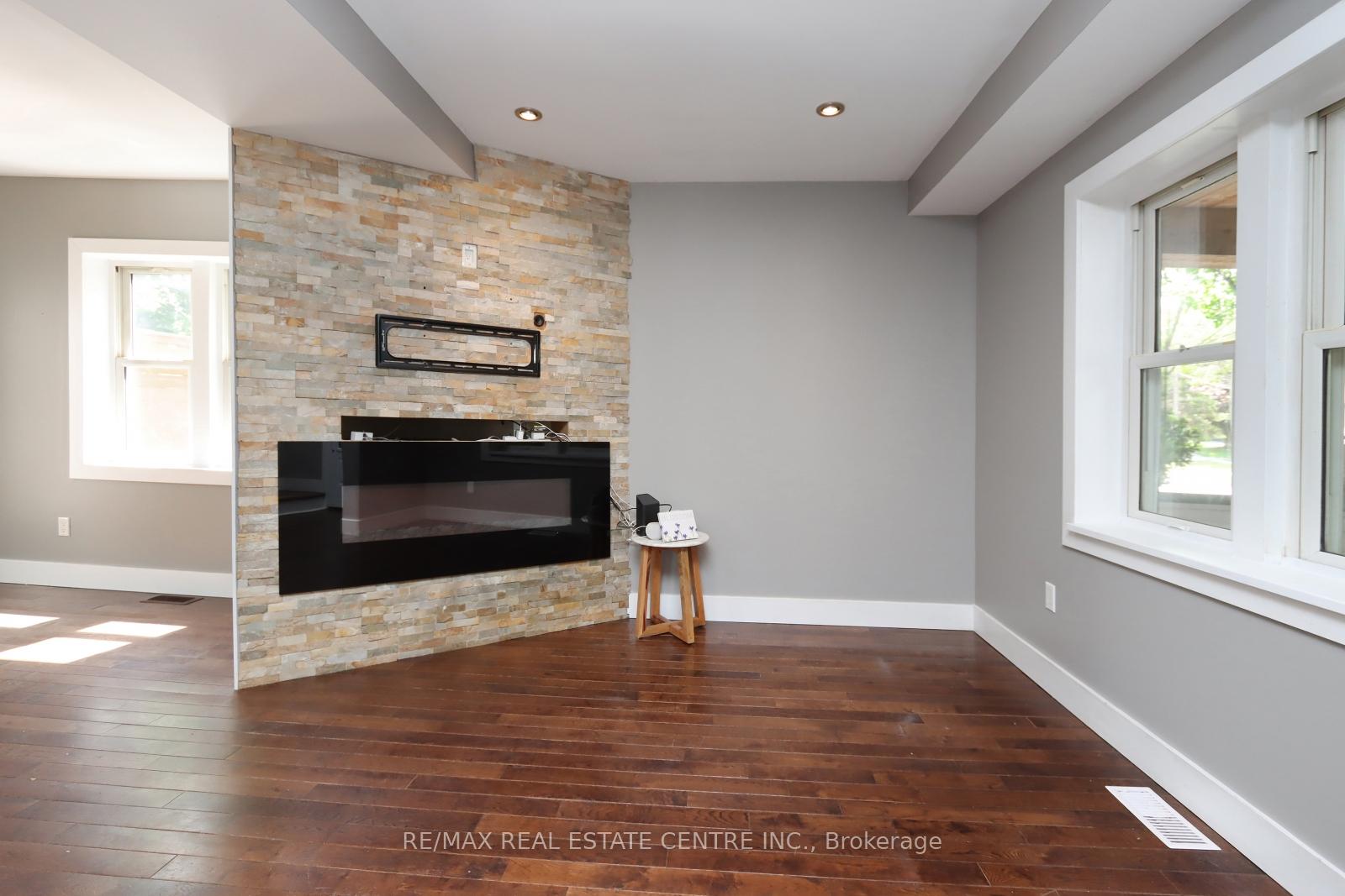 Photo 8 of 121 Brock Street, Kitchener — HOMEH