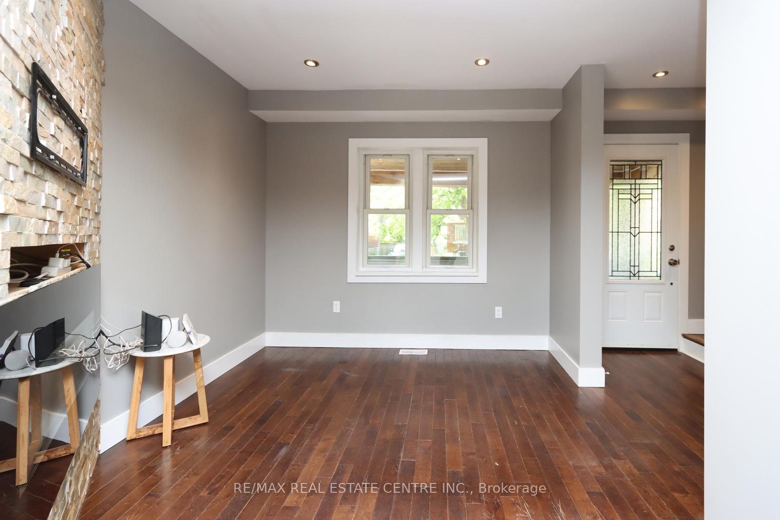 Photo 9 of 121 Brock Street, Kitchener — HOMEH
