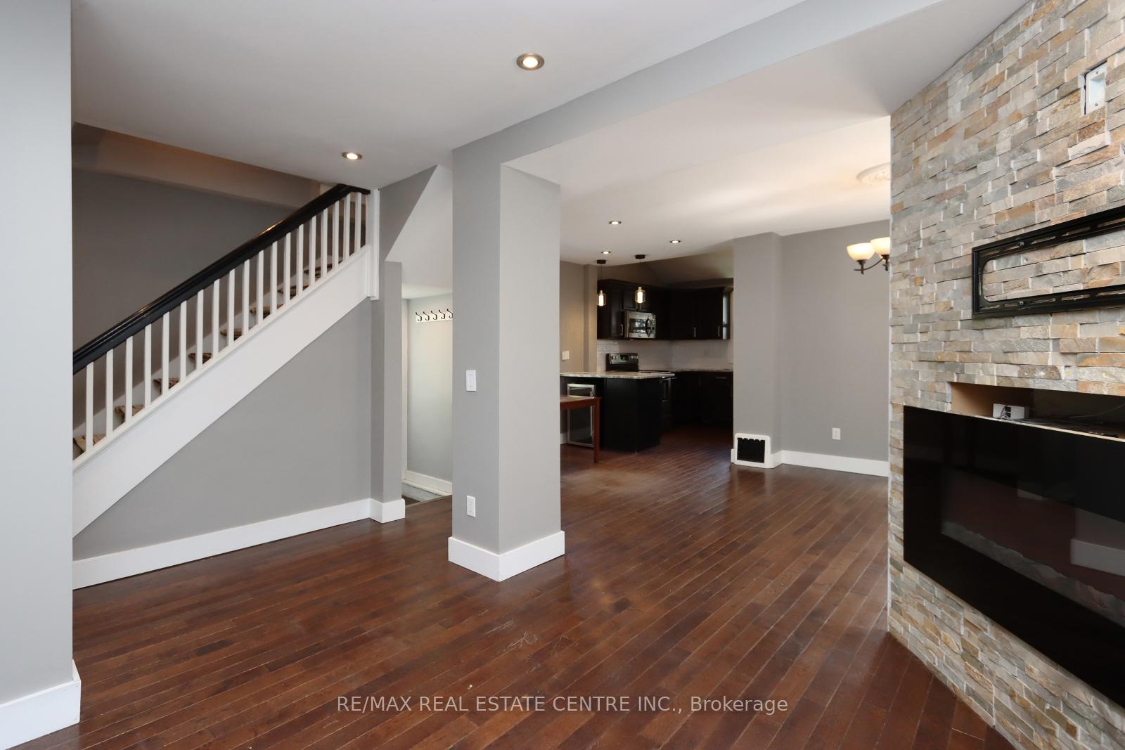 Photo 10 of 121 Brock Street, Kitchener — HOMEH