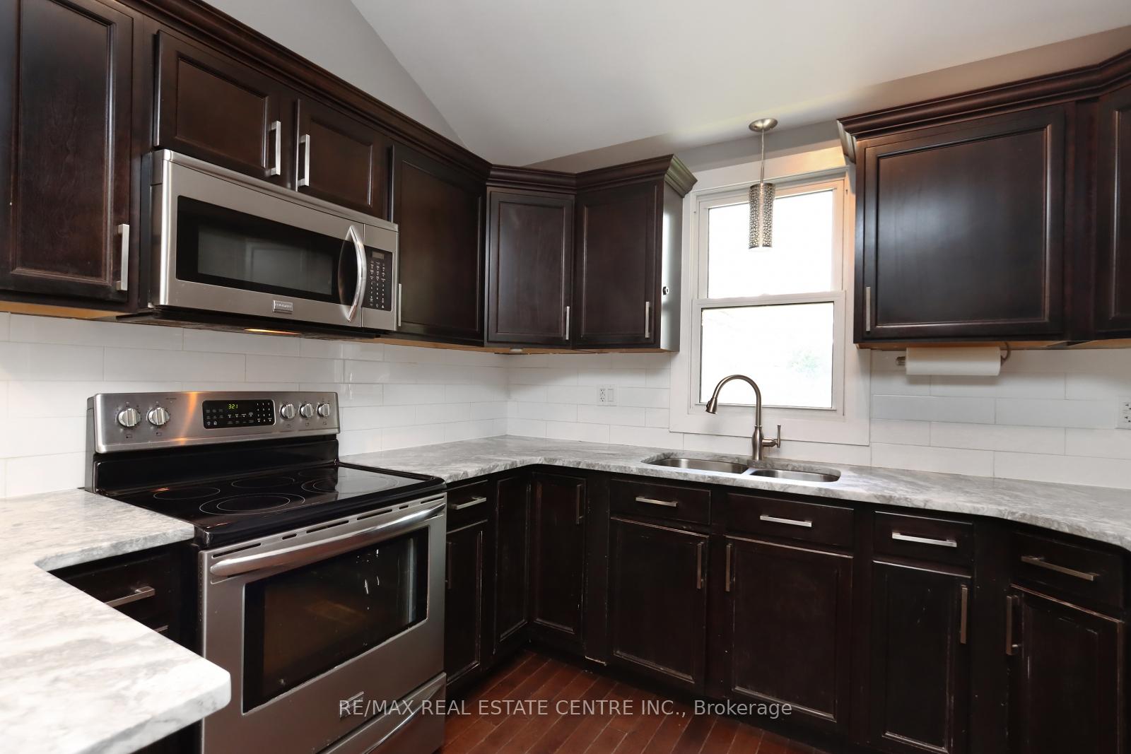 Photo 15 of 121 Brock Street, Kitchener — HOMEH