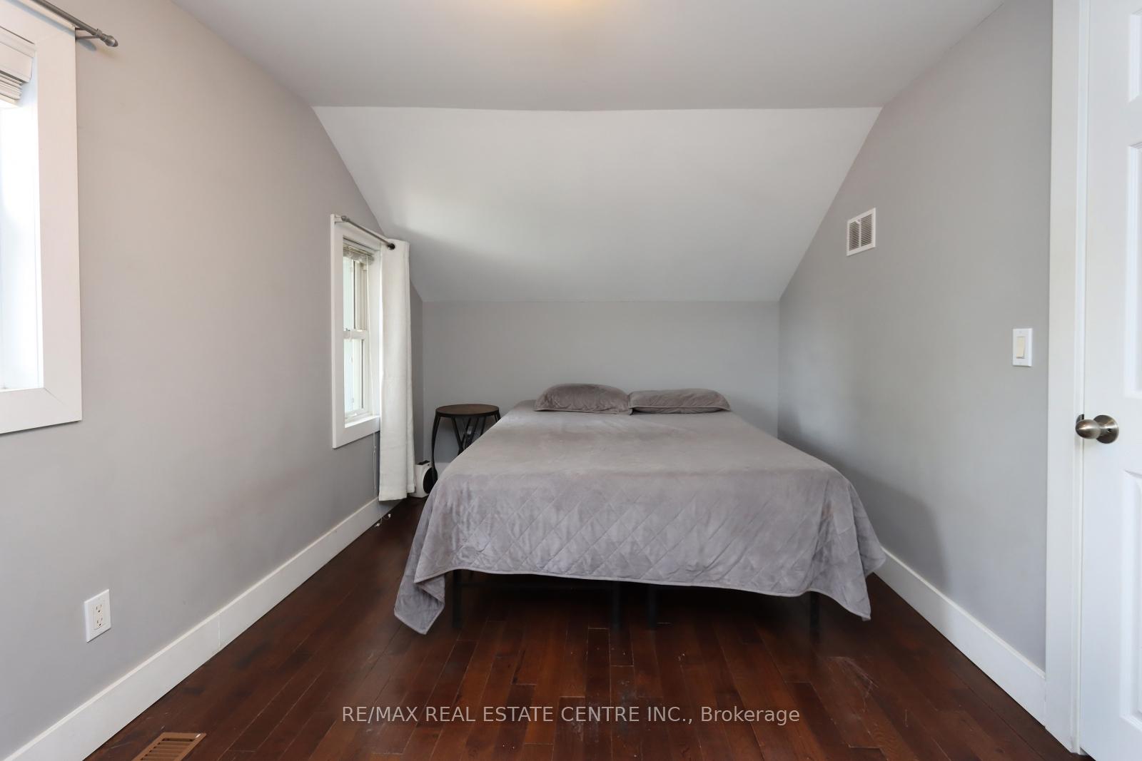 Photo 24 of 121 Brock Street, Kitchener — HOMEH