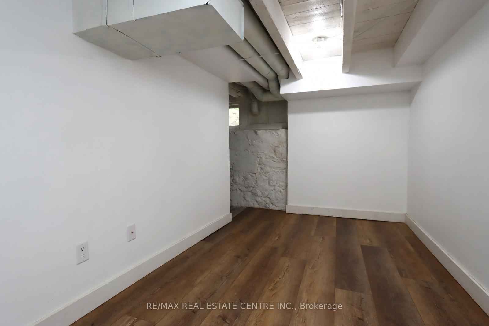 Photo 29 of 121 Brock Street, Kitchener — HOMEH