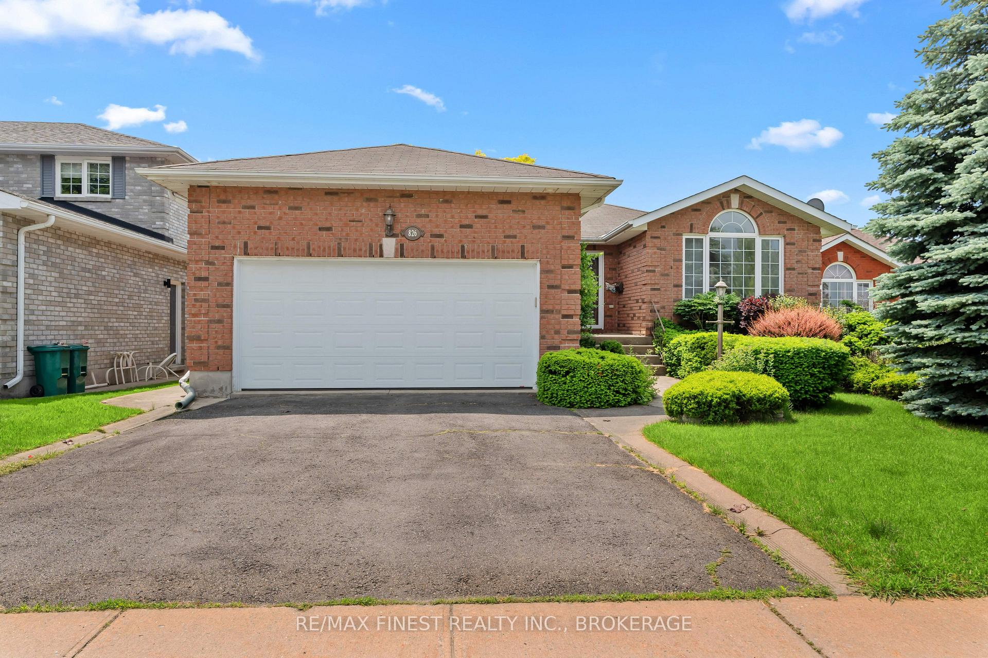 Front of 826 Marsh Crescent