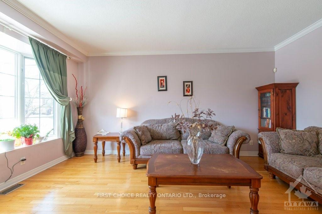 Photo 3 of 72 Walden Drive, Ottawa, Kanata - Kanata Lakes/Heritage Hills — HOMEH