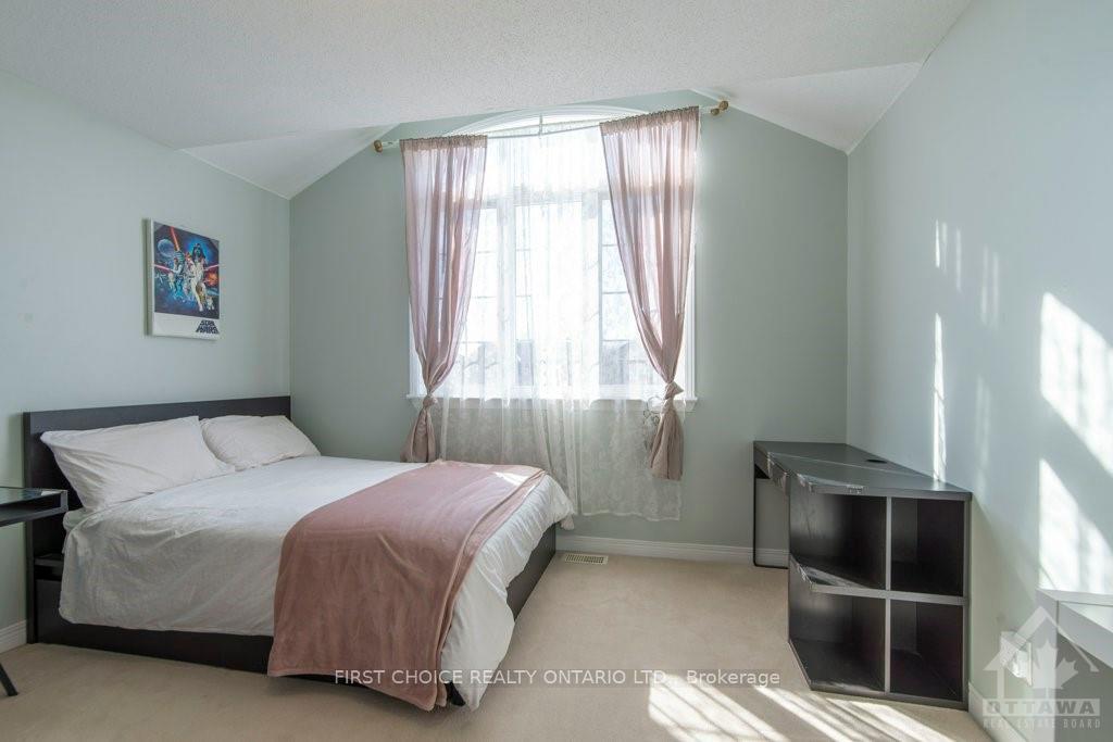 Photo 22 of 72 Walden Drive, Ottawa, Kanata - Kanata Lakes/Heritage Hills — HOMEH
