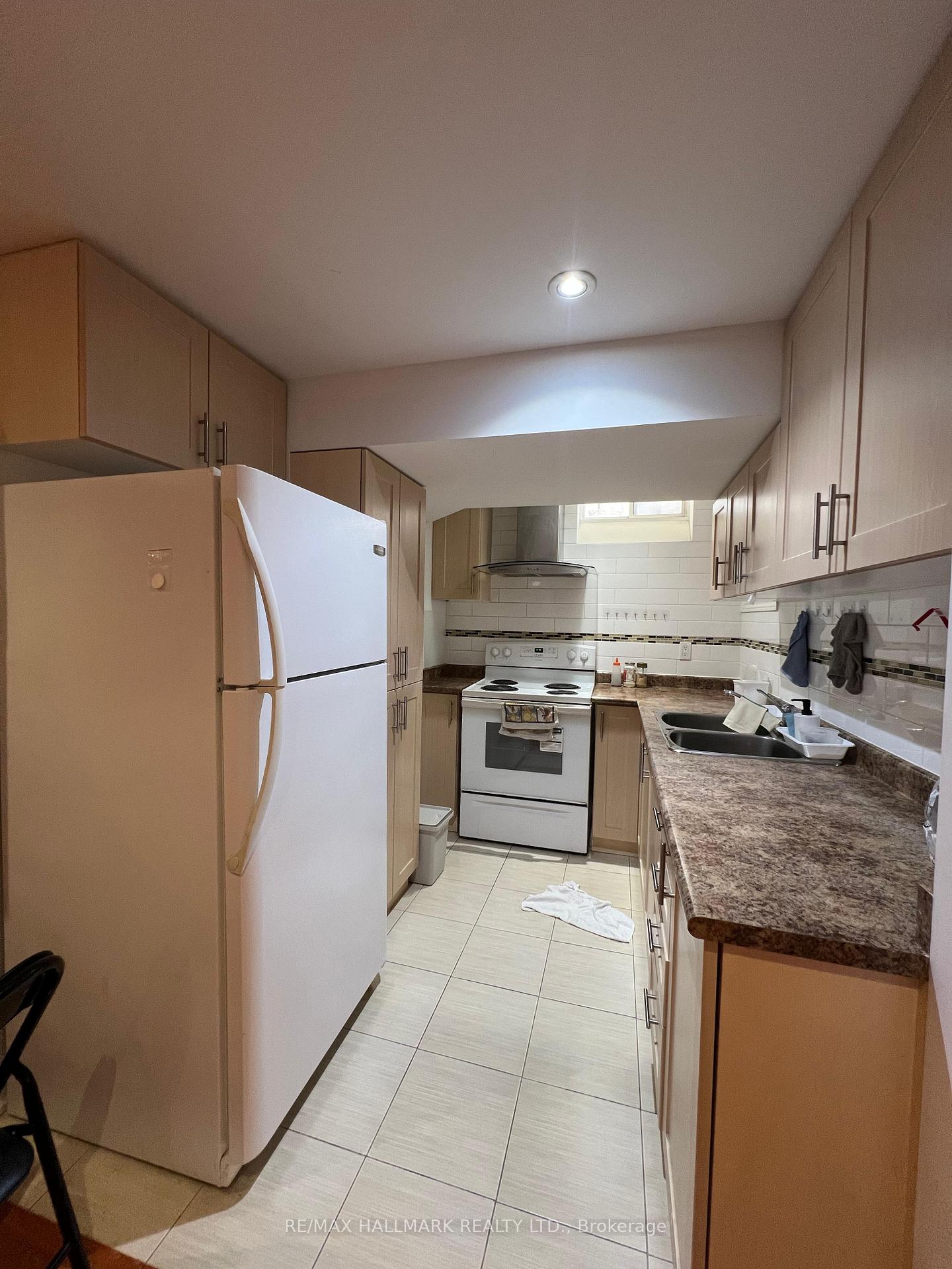 Photo 6 of Unit (Bsmt), 15 Germain Crescent, Markham, Box Grove — HOMEH