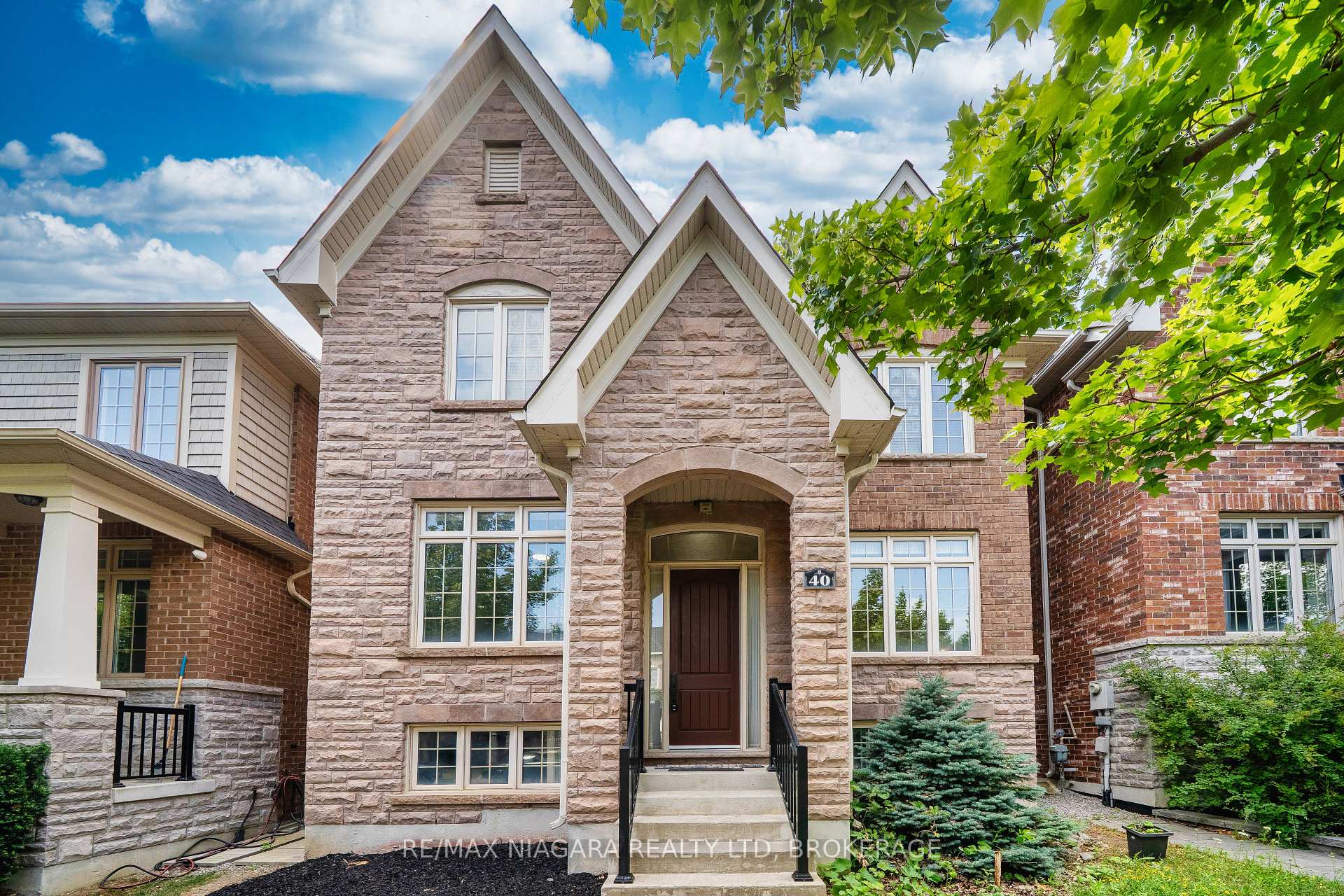 Photo 1 of 40 Dungannon Drive, Markham, Angus Glen — HOMEH