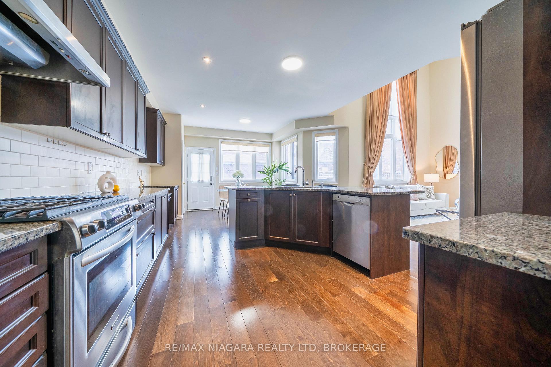 Photo 14 of 40 Dungannon Drive, Markham, Angus Glen — HOMEH