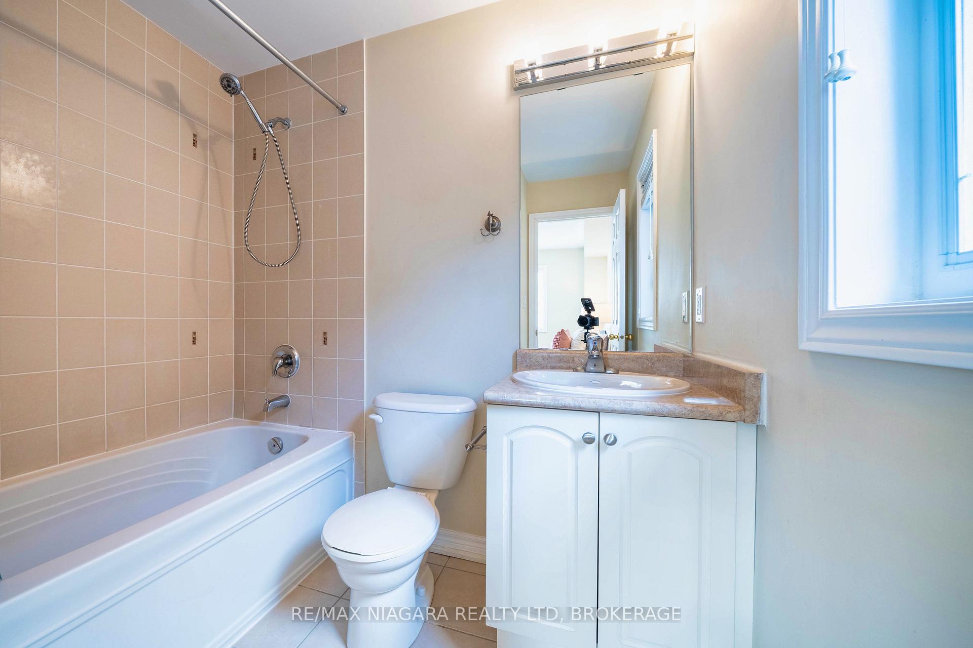Photo 27 of 40 Dungannon Drive, Markham, Angus Glen — HOMEH
