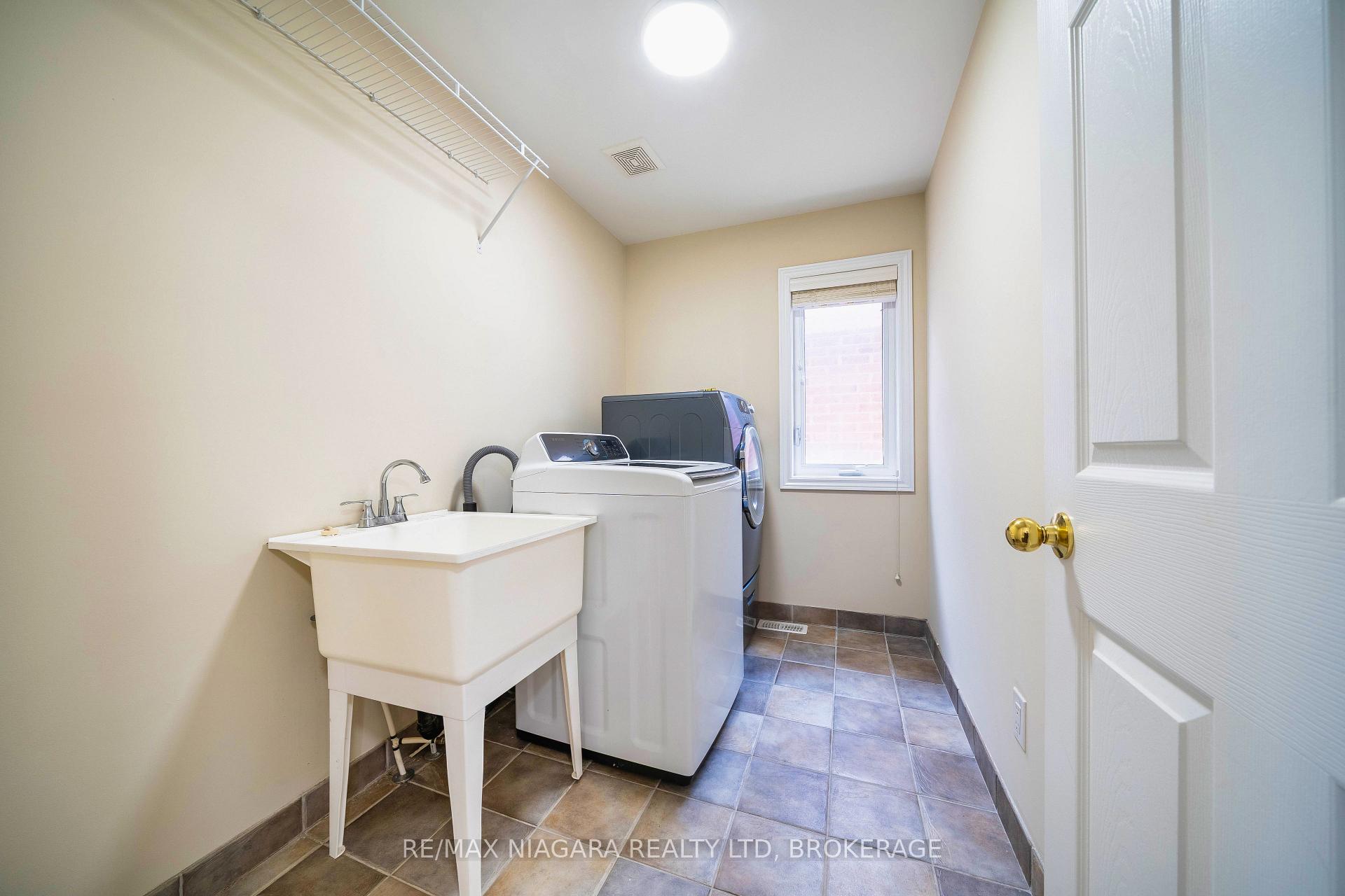 Photo 29 of 40 Dungannon Drive, Markham, Angus Glen — HOMEH