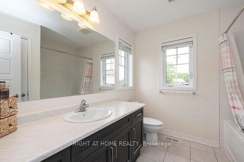 Photo 10 of 119 Mcmonies Drive, Hamilton, Waterdown — HOMEH