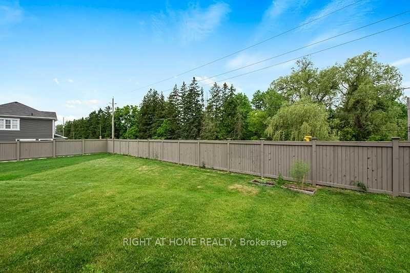Photo 14 of 119 Mcmonies Drive, Hamilton, Waterdown — HOMEH