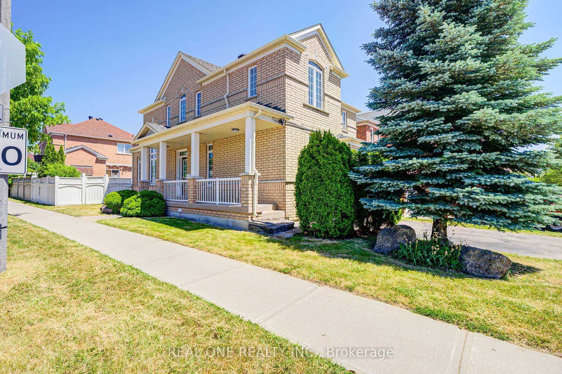 Photo 2 of 35 Ridgecrest Road, Markham, Berczy — HOMEH
