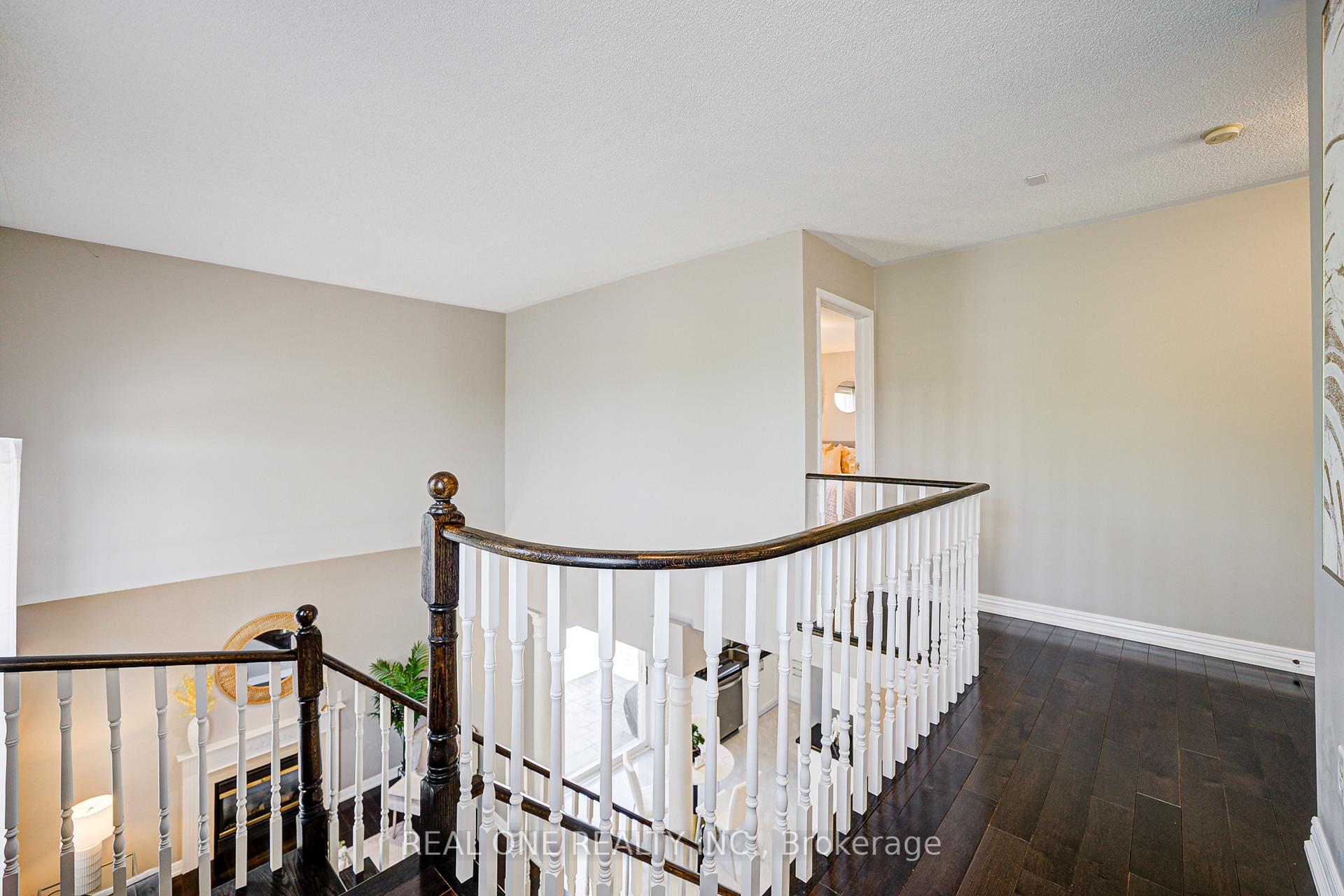 Photo 18 of 35 Ridgecrest Road, Markham, Berczy — HOMEH