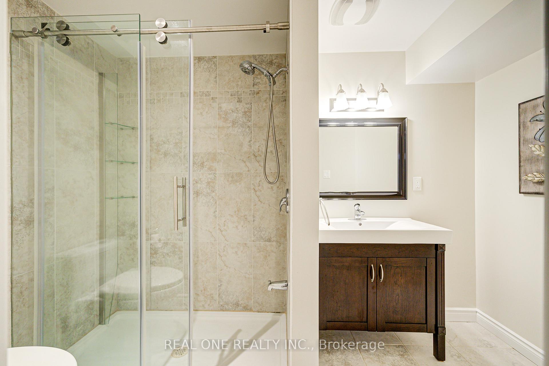 Photo 32 of 35 Ridgecrest Road, Markham, Berczy — HOMEH