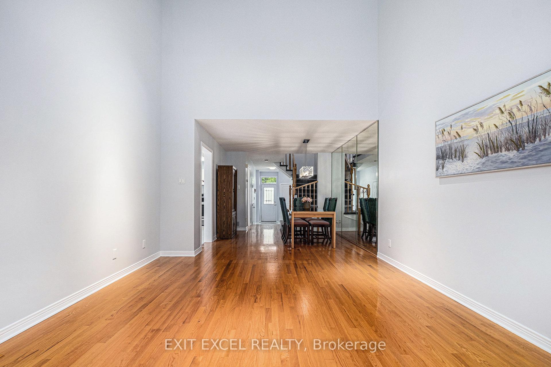 Photo 7 of 14 Grassy Plains Drive, Ottawa, Kanata - Emerald Meadows/Trailwest — HOMEH