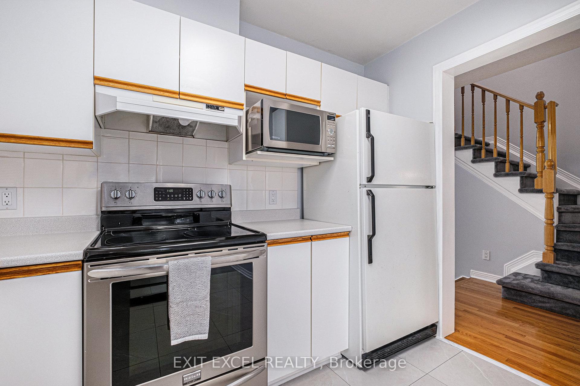 Photo 12 of 14 Grassy Plains Drive, Ottawa, Kanata - Emerald Meadows/Trailwest — HOMEH