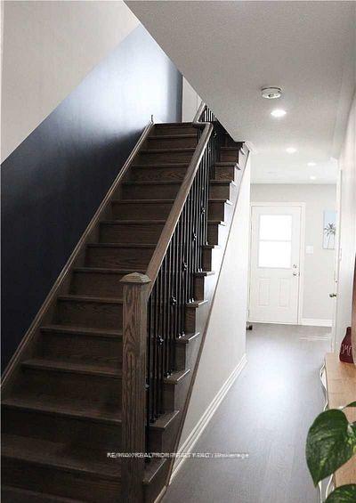 Photo 3 of 104 Roy Grove Way, Markham, Greensborough — HOMEH