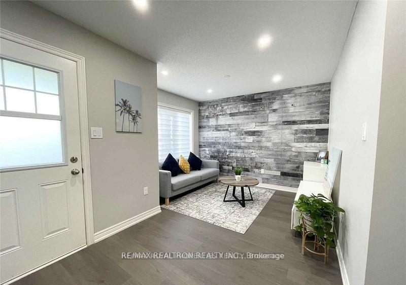 Photo 4 of 104 Roy Grove Way, Markham, Greensborough — HOMEH