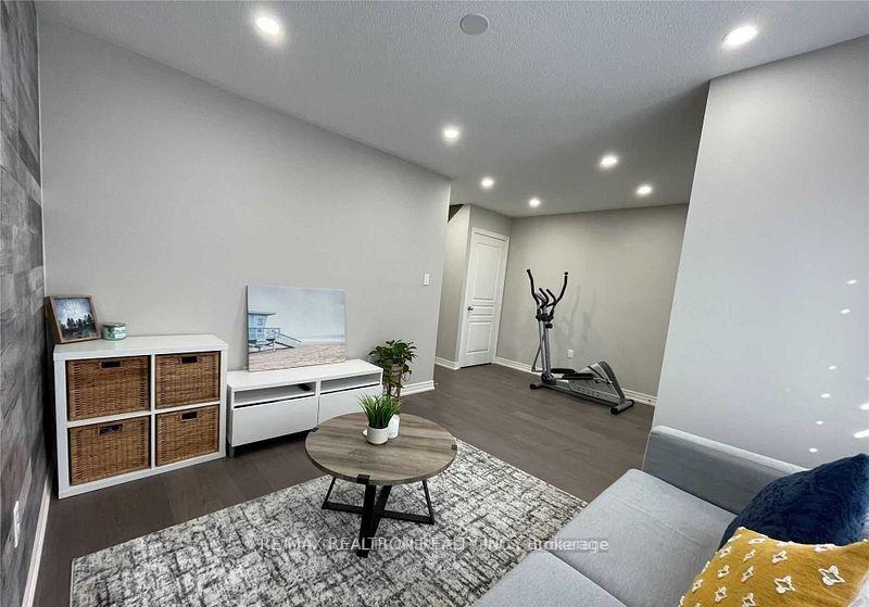 Photo 5 of 104 Roy Grove Way, Markham, Greensborough — HOMEH