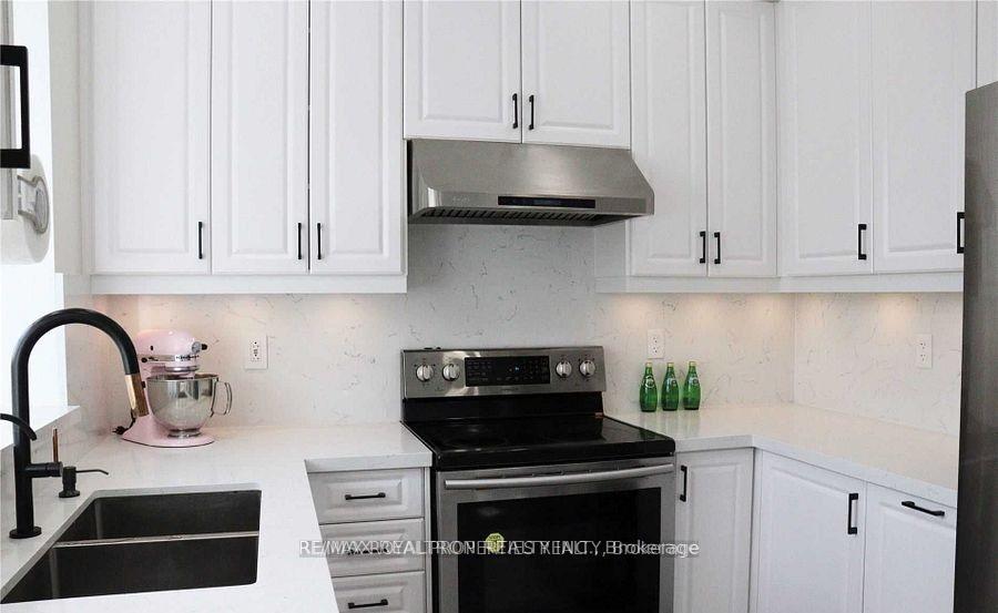 Photo 9 of 104 Roy Grove Way, Markham, Greensborough — HOMEH