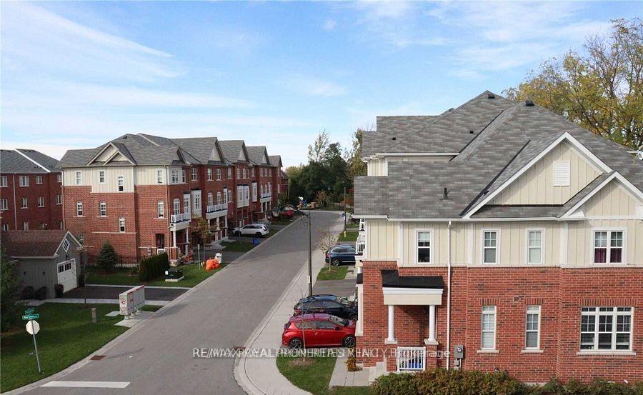 Photo 20 of 104 Roy Grove Way, Markham, Greensborough — HOMEH