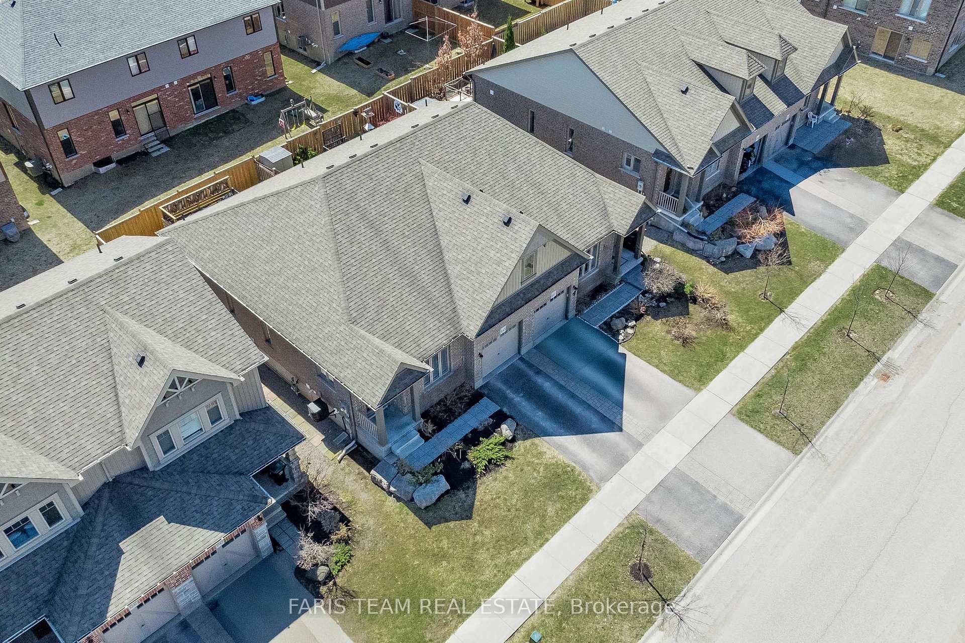 Photo 3 of 1045 Cook Drive, Midland — HOMEH