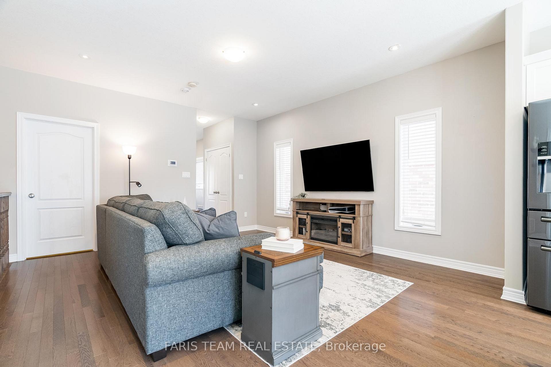 Photo 11 of 1045 Cook Drive, Midland — HOMEH